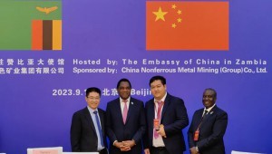 9月14日，由中国驻赞比亚大使馆主办的中国—赞比亚投资推介活动在京举行，董事长王浩宇受邀参加晚宴，拜会希奇莱马阁下，同时邀请赞比亚代表团来访大禹节水集团考察。